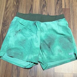 REI Men’s Athletic Shorts in Green